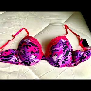 🌺Wall Flower size 36C vibrant print underwire bra🌺